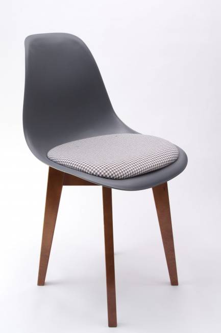 Стол Сканди 120 орех со стульями Сашш орех серый ГЛ Стол Сканди 120 орех со стульями Сашш орех серый ГЛ