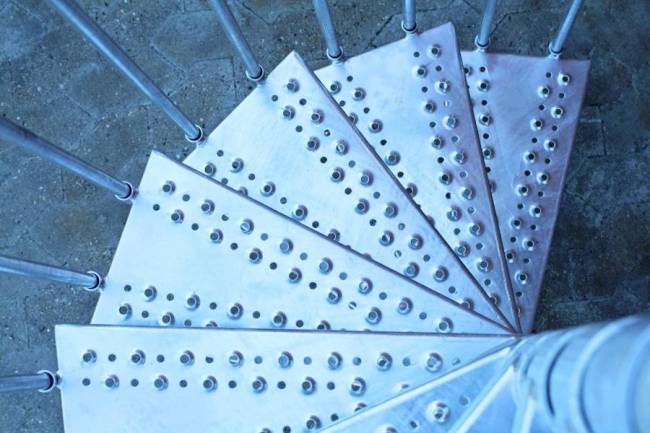 Винтовая лестница Toronto d125