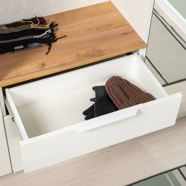 Два шкаф-пенала и обувница с ящиком с зеркалом Октава цвет белый шагрень/дуб крафт золотой Два шкаф-пенала и обувница с ящиком с зеркалом Октава цвет белый шагрень/дуб крафт золотой